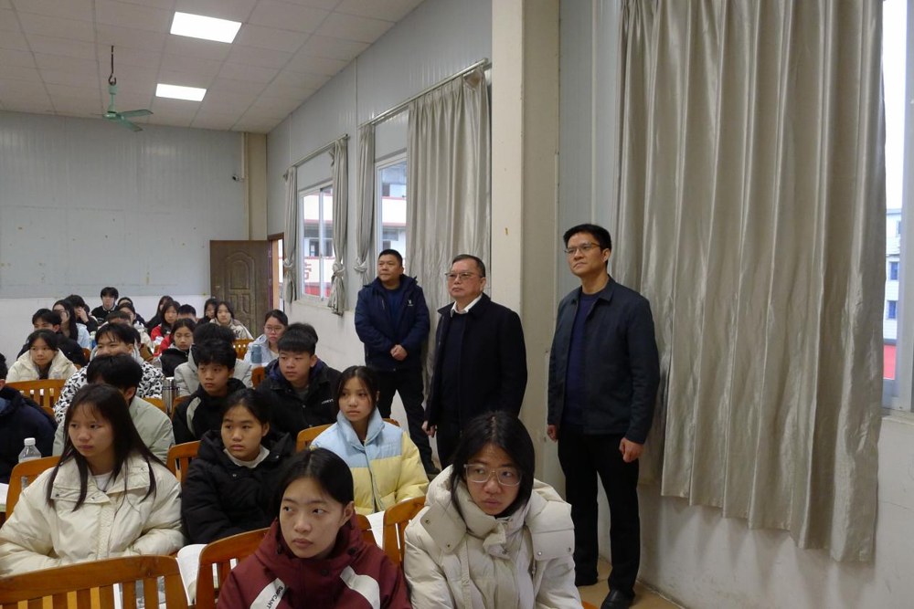 林原、邓刚一行在北湖校区进行教学检查