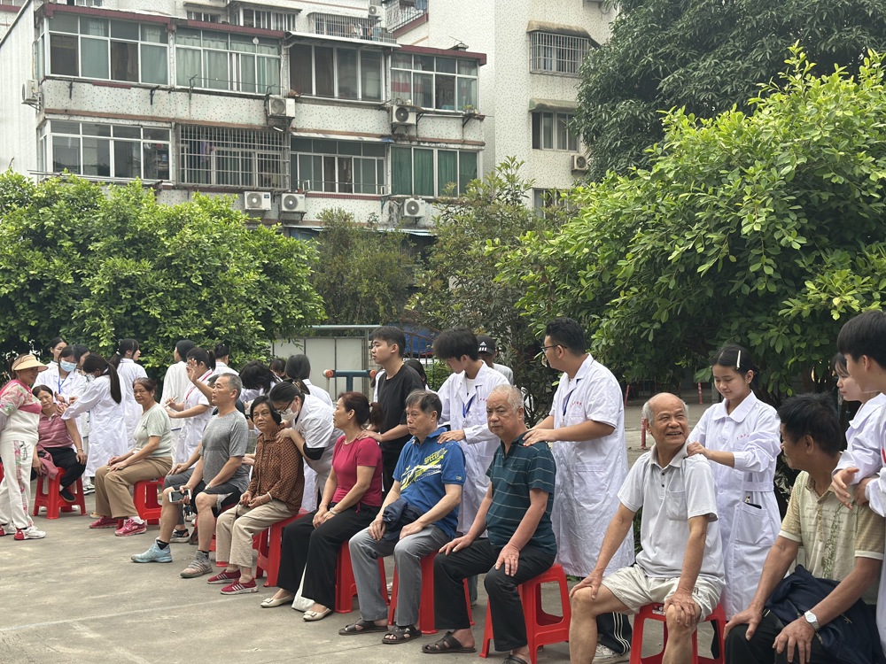 志愿服务现场 志愿服务现场