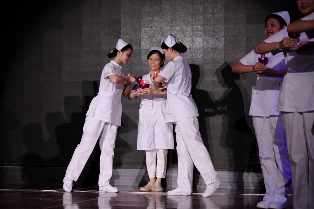 护理前辈张慧清老师传递烛火