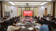 高职院、附设中医学校党委召开理论学习中心组学习（扩大）会议