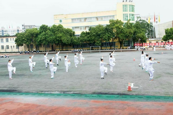 国际教育学院学生太极剑展示
