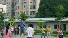 瑞康临床医学院2008级学生自筹经费举行气排球友谊赛