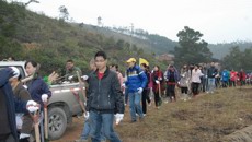 学雷锋、齐添绿——一附院组织党团员进行义务植树活动