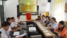 “群众路线鱼水情，汩汩清泉惠民生”——护理学院党政班子到隆安县多林村践行党的群众路线教育实践活动