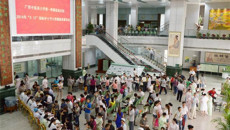 一附院举办庆祝“5.12”国际护士节大型义诊活动