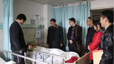 制药厂开展2015年春节前送温暖慰问活动