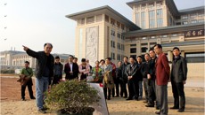 制药厂领导班子率新一届中层干部参观仙葫校区