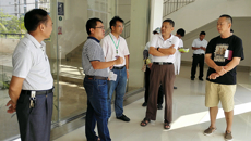 鸭脖开展科研实验室安全检查