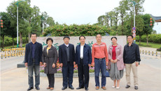 自治区人社厅专家组到鸭脖调研指导人才工作