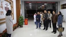 自治区教育厅科研处与学位办党支部“两学一做”调研组莅临鸭脖召开“两学一做”座谈会