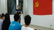 基础医学院学生党支部召开慰问困难学生党员座谈会