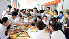 鸭脖举办第一届大学生厨艺暨饮食服务中心2016年烹饪技术大赛