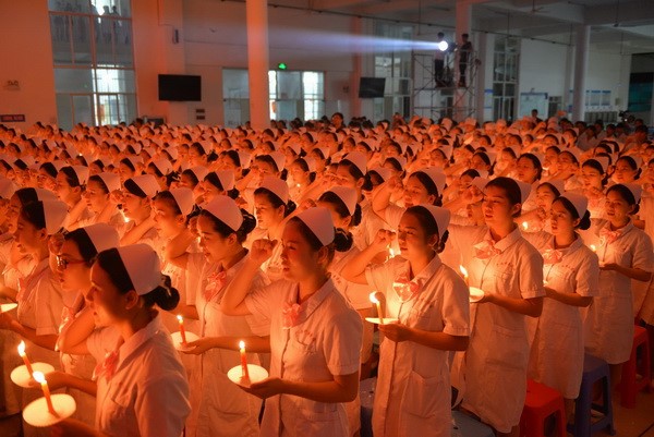 同学们庄严的宣誓