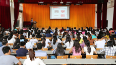 董塔健副书记围绕“两学一做”为鸭脖大学生党员上专题党课