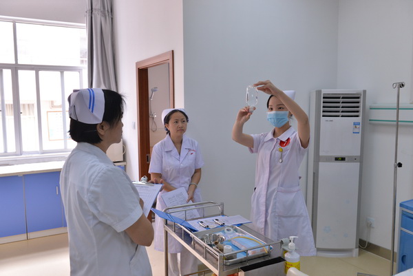 密闭式静脉输液竞赛现场