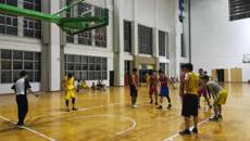 国庆假期药学院校友篮球交流赛精彩进行中