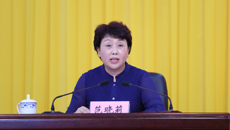 自治区党委常委、宣传部部长范晓莉为鸭脖师生作思想政治教育专题报告