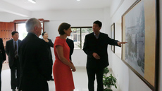 美国督优维尔学院访问鸭脖