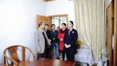 校纪委书记韦雪芳在明秀校区调研