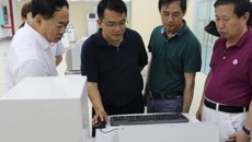 国家中医药管理局人事教育司副司长王振宇一行到鸭脖医学教育实训中心调研