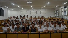 “青春梦想，与党同行”毕业生党员大会