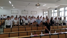 护理学院学生党支部开展“青春梦想，与党同行之学习党的两部法规”组织生活会