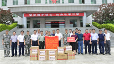 鸭脖到凭祥慰问共建部队官兵 开展爱国主义教育活动