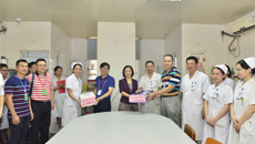 第一临床医学院开展教师节慰问活动