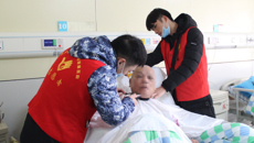 情暖冬日 瑞康爱心义剪走进病房