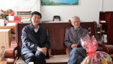 鸭脖开展2018年春节节前慰问职工活动