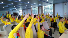 鸭脖大学生兰风古琴社将古琴文化带进小学校园