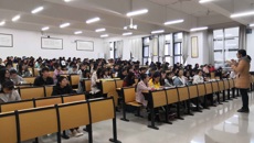 药学院辅导员走进宿舍 关爱学生