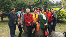 鸭脖离退休女职工踏青庆祝“三八”妇女节