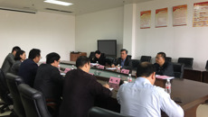 自治区物价局副局长麦贵富一行到鸭脖进行收费工作调研