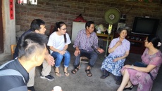 第一临床医学院教学党总支开展暑期贫困生家访暨党员实践教育活动