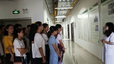 药学院开展中药学新生实训观摩活动