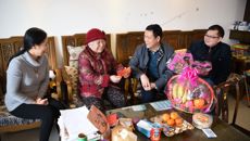 广西中医学校开展春节前慰问离退休同志活动