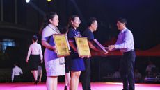 青春心向党 建功新时代——鸭脖举办纪念五四运动100周年共青团工作表彰大会暨舞蹈大赛