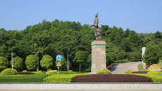 “壮”美！YABO鸭脖仲景广场、阿平湖景观四周穿上了“民族服装”