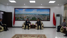 【横县发布】YABO鸭脖领导到横县开展慰问活动