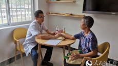 【人民网】YABO鸭脖：“轮值村医”让中医优质资源飞入寻常百姓家