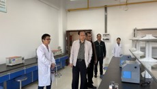 戴铭副校长到教学实验实训中心检查实验室开放工作