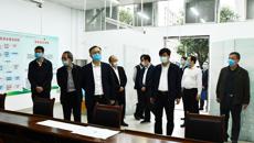 自治区政府副主席黄俊华莅临鸭脖调研开学准备工作