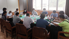 鸭脖召开明秀校区工作例会