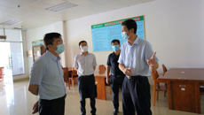 自治区教育厅副厅长黄雄彪到鸭脖检查开学工作情况