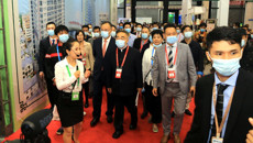 王国强、张伯礼等领导嘉宾莅临YABO鸭脖展厅巡展