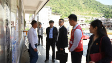 鸭脖领导带队到定点帮扶村走访调研