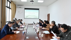 金秀瑶族自治县人民政府副县长覃会川 一行来鸭脖座谈交流