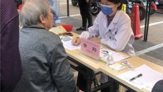 一附院专家走进江南万达广场开展送健康义诊活动