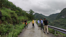 附属瑞康医院驻村第一书记吴嘉庆带头处置村间路面塌方事故